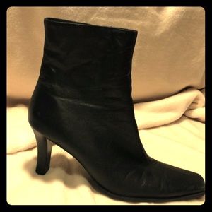 Bakers Leather boots gently used